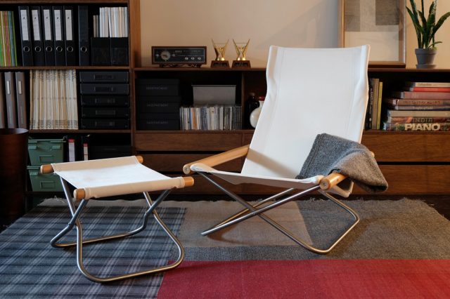 使いやすい折りたたみ椅子とテーブル